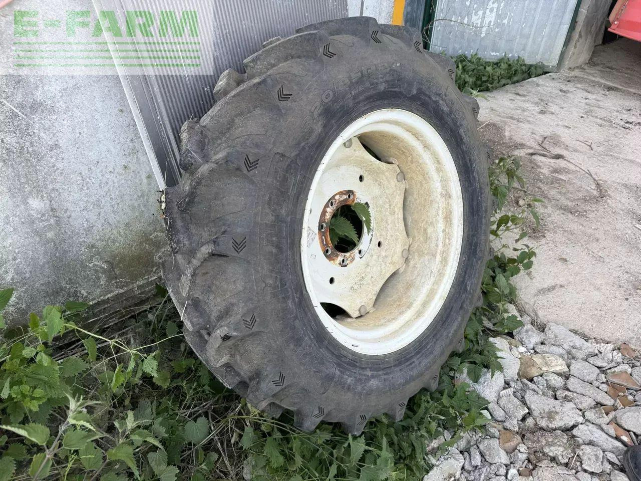 Tractor New Holland td3.50: foto 8