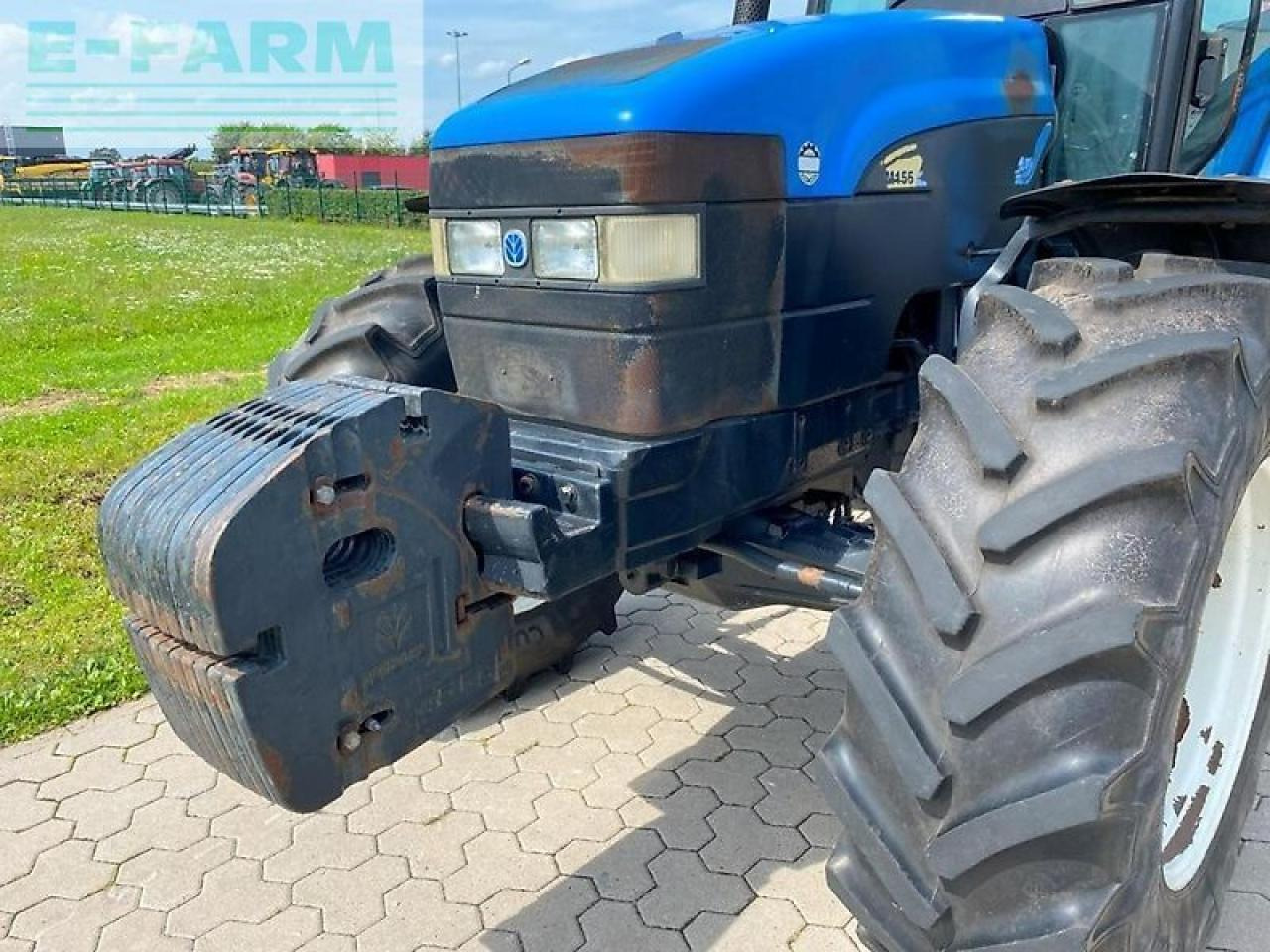 New Holland tm 155 - Tractor: foto 2 New Holland tm 155 - Tractor: foto 2