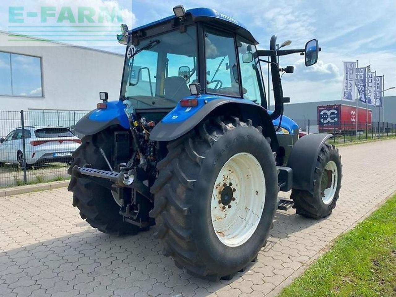 New Holland tm 155 - Tractor: foto 4 New Holland tm 155 - Tractor: foto 4