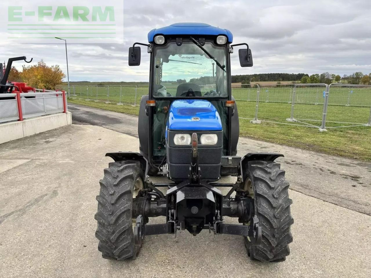 New Holland tn 85 fa dt supersteer - Tractor: foto 3 New Holland tn 85 fa dt supersteer - Tractor: foto 3