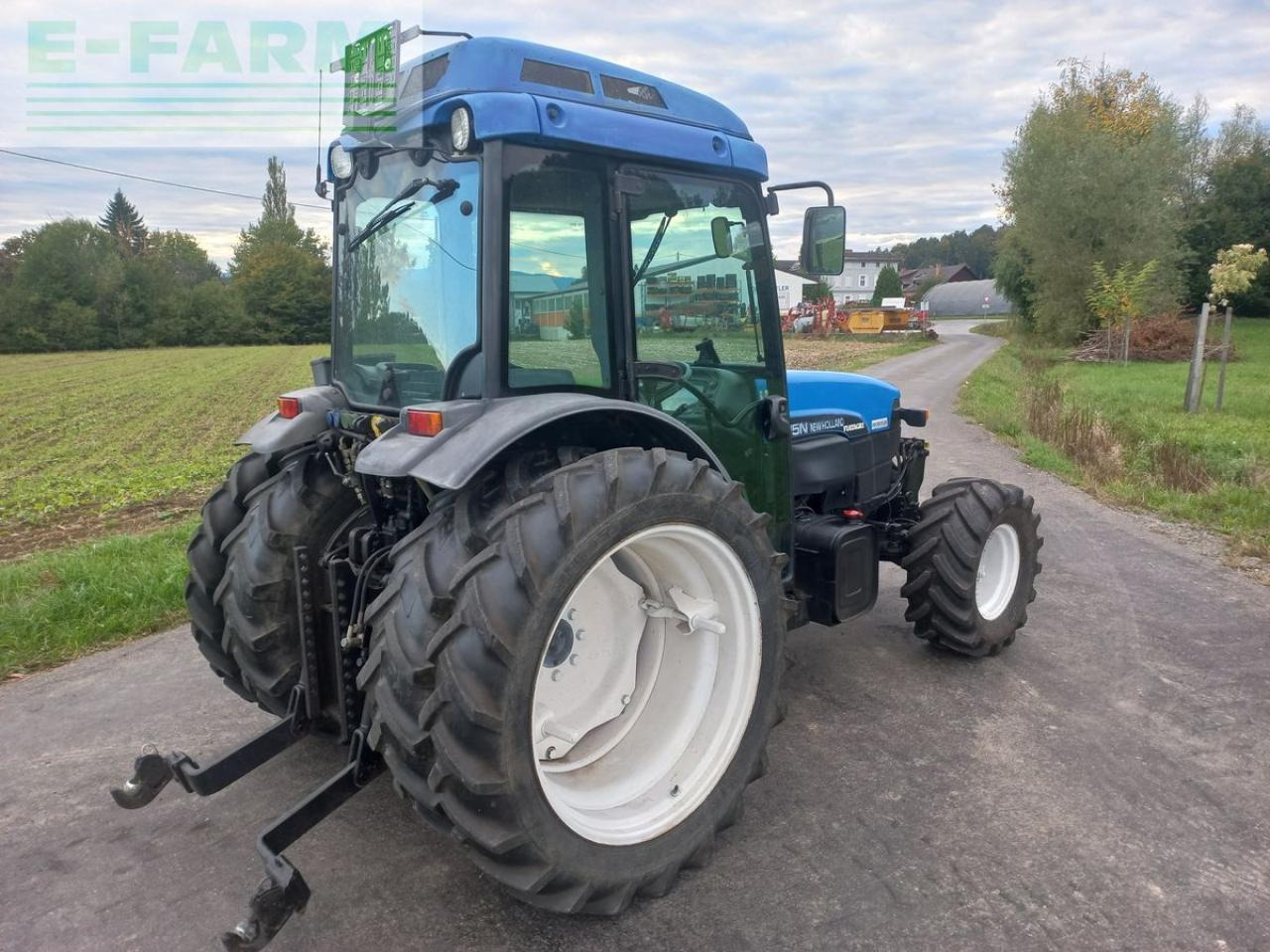 New Holland tn-n 75 - Tractor: foto 4 New Holland tn-n 75 - Tractor: foto 4