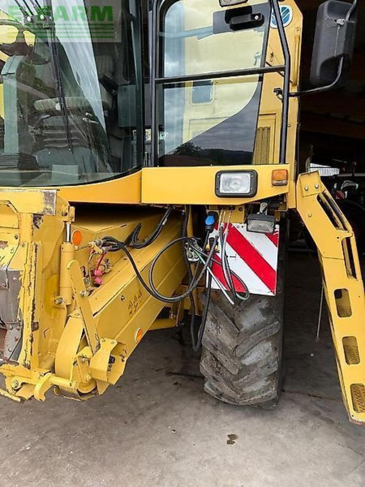 New Holland tx 68 plus mit rapstisch - Cosechadora de granos: foto 3 New Holland tx 68 plus mit rapstisch - Cosechadora de granos: foto 3