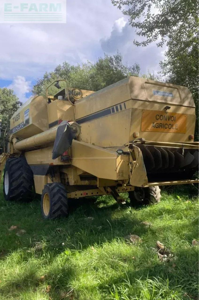 New Holland tx66 sl - Cosechadora de granos: foto 2 New Holland tx66 sl - Cosechadora de granos: foto 2