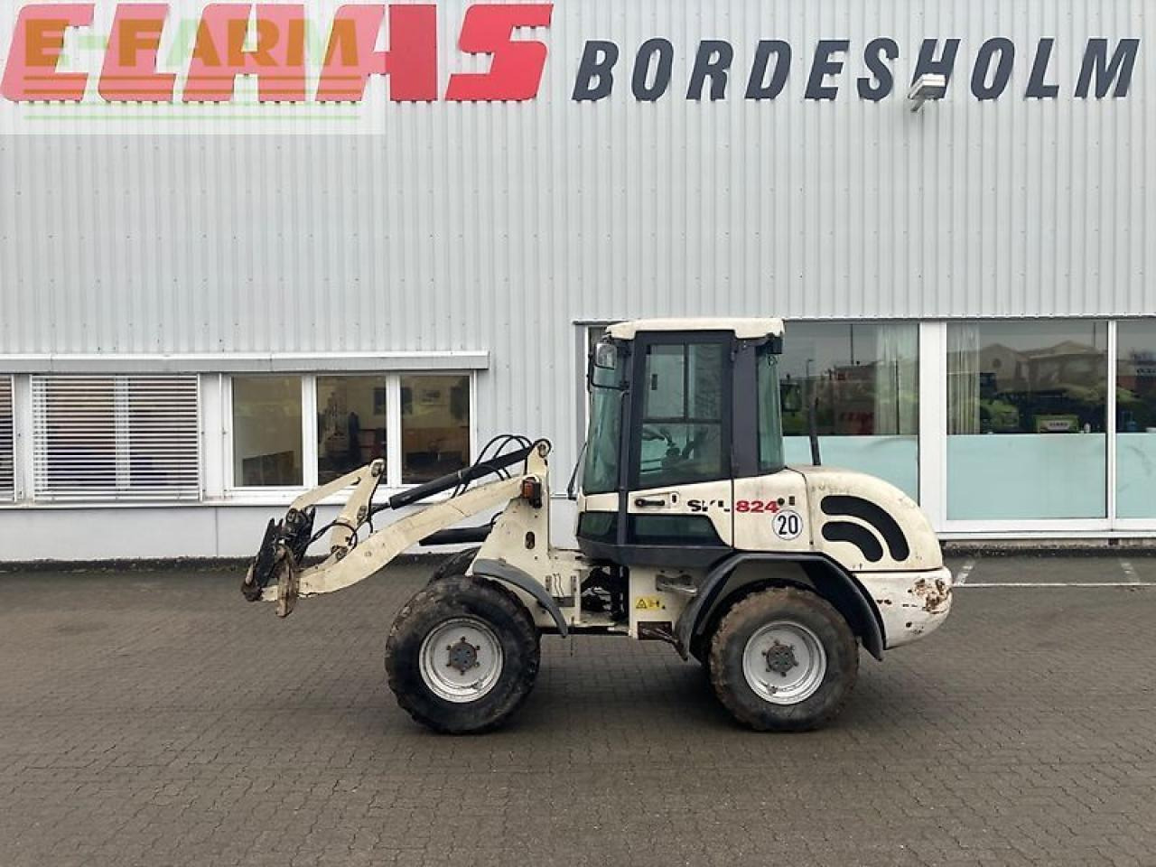Schaeff skl 824 - Miniexcavadora: foto 1 Schaeff skl 824 - Miniexcavadora: foto 1