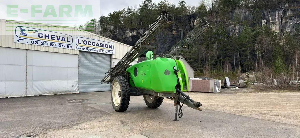 Tecnoma fortis 3200 - Pulverizador arrastrado: foto 2 Tecnoma fortis 3200 - Pulverizador arrastrado: foto 2