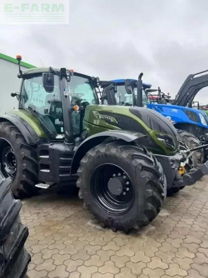 Valtra t215a - Tractor: foto 1 Valtra t215a - Tractor: foto 1
