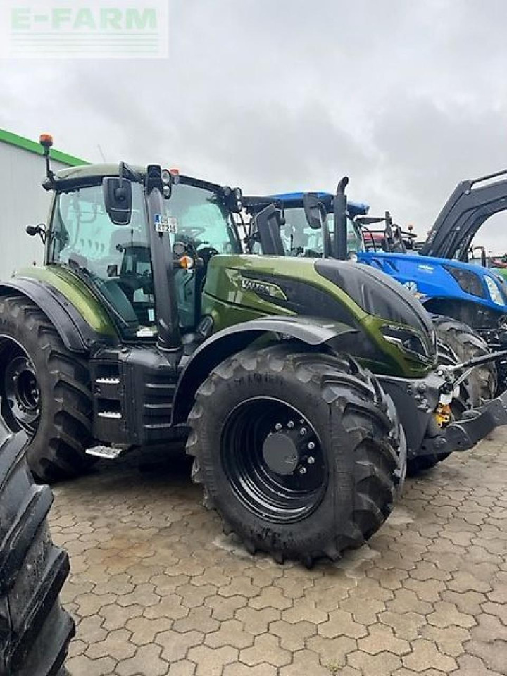 Valtra t215a - Tractor: foto 1 Valtra t215a - Tractor: foto 1