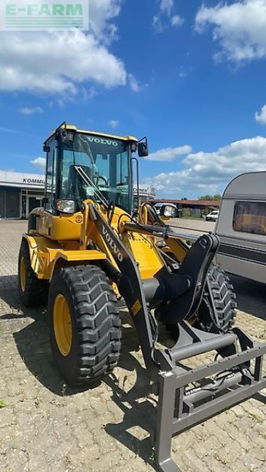 Volvo volvo l 30 - Miniexcavadora: foto 2 Volvo volvo l 30 - Miniexcavadora: foto 2