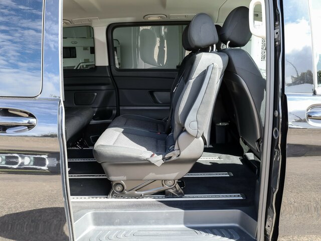 MERCEDES-BENZ EQV 300 lang,7Sitze,2xKlima,2xSchiebetür el.,LED - Furgoneta de pasajeros, Furgoneta eléctrica: foto 5 MERCEDES-BENZ EQV 300 lang,7Sitze,2xKlima,2xSchiebetür el.,LED - Furgoneta de pasajeros, Furgoneta eléctrica: foto 5