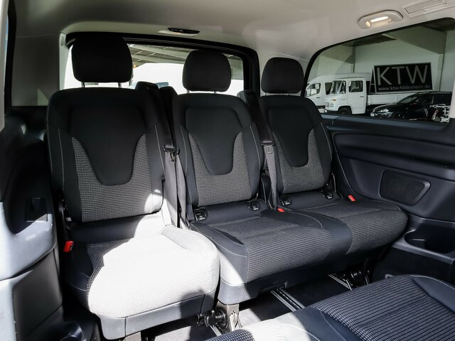 MERCEDES-BENZ EQV 300 lang,7Sitze,2xKlima,2xSchiebetür el.,LED - Furgoneta de pasajeros, Furgoneta eléctrica: foto 4 MERCEDES-BENZ EQV 300 lang,7Sitze,2xKlima,2xSchiebetür el.,LED - Furgoneta de pasajeros, Furgoneta eléctrica: foto 4