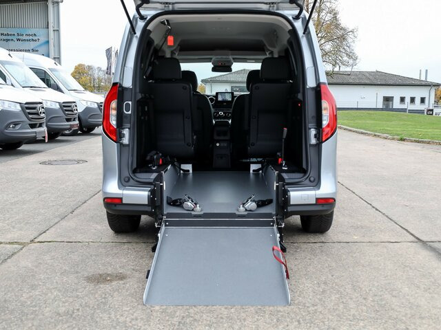 MERCEDES-BENZ T 180 Progressive,AMF Rollstuhlrampe,LED,Navi... - Furgoneta de pasajeros: foto 2 MERCEDES-BENZ T 180 Progressive,AMF Rollstuhlrampe,LED,Navi... - Furgoneta de pasajeros: foto 2