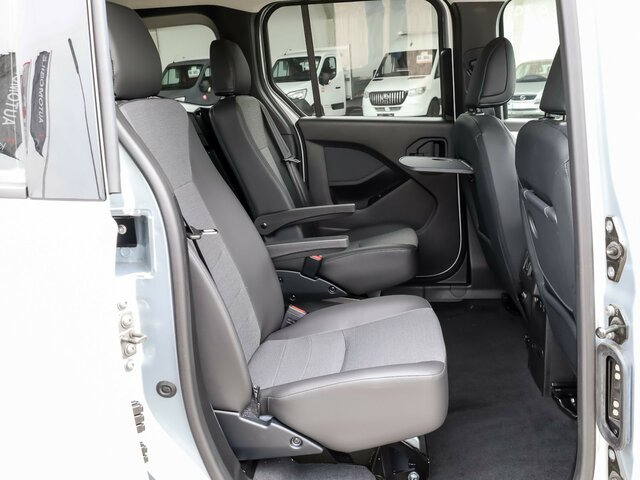 MERCEDES-BENZ T 180 Progressive,AMF Rollstuhlrampe,LED,Navi... - Furgoneta de pasajeros: foto 3 MERCEDES-BENZ T 180 Progressive,AMF Rollstuhlrampe,LED,Navi... - Furgoneta de pasajeros: foto 3