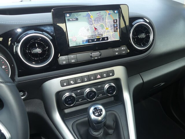 MERCEDES-BENZ T 180 Progressive,MBUX,LED,Navi,Kamera,Tempomat... - Furgoneta de pasajeros: foto 5 MERCEDES-BENZ T 180 Progressive,MBUX,LED,Navi,Kamera,Tempomat... - Furgoneta de pasajeros: foto 5