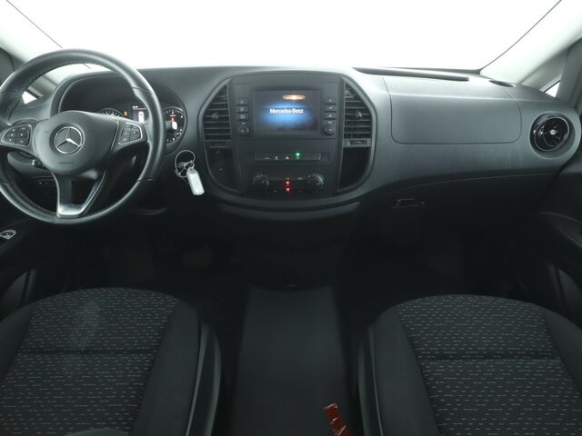 MERCEDES-BENZ Vito 114 TourerPro,Extralang,8Sitzer,Automatik - Minibús, Furgoneta de pasajeros: foto 2 MERCEDES-BENZ Vito 114 TourerPro,Extralang,8Sitzer,Automatik - Minibús, Furgoneta de pasajeros: foto 2
