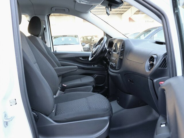 MERCEDES-BENZ Vito 114 TourerPro,Extralang,AMF Rollstuhlrampe... - Furgoneta de pasajeros: foto 2 MERCEDES-BENZ Vito 114 TourerPro,Extralang,AMF Rollstuhlrampe... - Furgoneta de pasajeros: foto 2