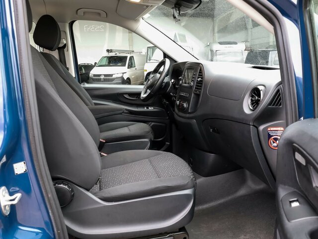 MERCEDES-BENZ Vito 114 TourerPro,Extralang,AMF Rollstuhlrampe... - Furgoneta de pasajeros: foto 2 MERCEDES-BENZ Vito 114 TourerPro,Extralang,AMF Rollstuhlrampe... - Furgoneta de pasajeros: foto 2