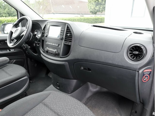 MERCEDES-BENZ Vito 114 TourerPro,Extralang,AMF Rollstuhlrampe - Furgoneta de pasajeros: foto 4 MERCEDES-BENZ Vito 114 TourerPro,Extralang,AMF Rollstuhlrampe - Furgoneta de pasajeros: foto 4
