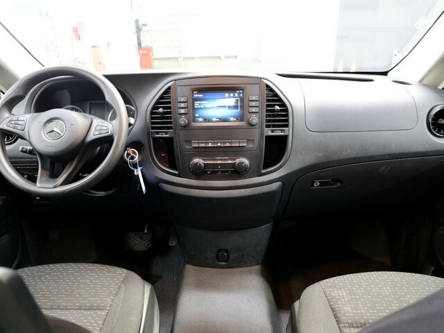 MERCEDES-BENZ Vito 114 TourerPro,lang,Automatik,8Sitze,Kamera... - Minibús, Furgoneta de pasajeros: foto 2 MERCEDES-BENZ Vito 114 TourerPro,lang,Automatik,8Sitze,Kamera... - Minibús, Furgoneta de pasajeros: foto 2