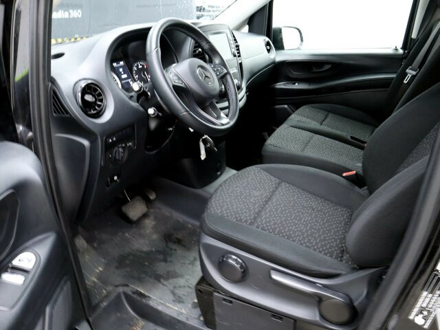 MERCEDES-BENZ Vito 116CDI lang,TourerPro,2Klima,9Sitze,Kamera - Minibús, Furgoneta de pasajeros: foto 2 MERCEDES-BENZ Vito 116CDI lang,TourerPro,2Klima,9Sitze,Kamera - Minibús, Furgoneta de pasajeros: foto 2