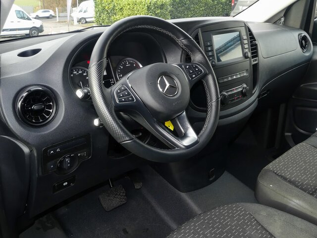 MERCEDES-BENZ Vito 116CDI lang,TourerPro,2xKlima,9Sitze,Kamera - Furgoneta de pasajeros: foto 4 MERCEDES-BENZ Vito 116CDI lang,TourerPro,2xKlima,9Sitze,Kamera - Furgoneta de pasajeros: foto 4