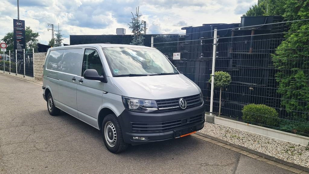 Volkswagen T6 2.0 TDI Kasten- Werkstattwagen, Klima, 3-Sitzer - Furgoneta pequeña: foto 4 Volkswagen T6 2.0 TDI Kasten- Werkstattwagen, Klima, 3-Sitzer - Furgoneta pequeña: foto 4