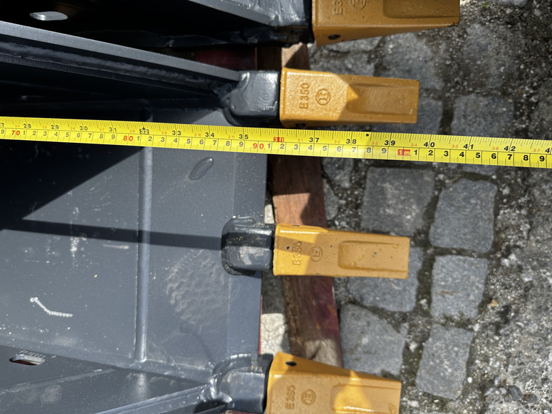 Big Tieflöffel 40cm mit Martin M10 Aufnahme - Cazo: foto 4 Big Tieflöffel 40cm mit Martin M10 Aufnahme - Cazo: foto 4