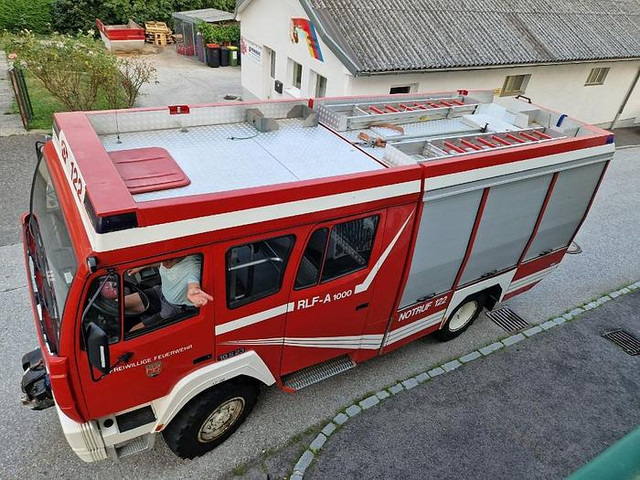 Steyr 10S23 RLF-A1000 4x4 Rüstlöschfahrzeug - Camión: foto 3 Steyr 10S23 RLF-A1000 4x4 Rüstlöschfahrzeug - Camión: foto 3