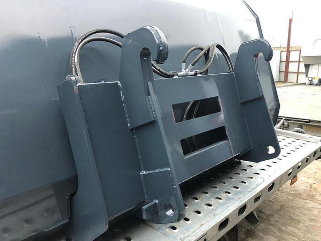 Hochkippschaufel 300 cm mit CAT 908 Aufnahme - Cazo: foto 4 Hochkippschaufel 300 cm mit CAT 908 Aufnahme - Cazo: foto 4