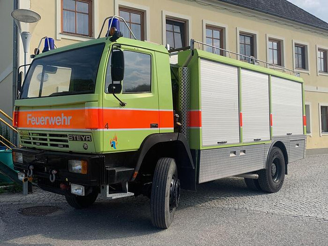 Steyr 15S31 4x4 Feuerwehrfahrzeug - Camión de bomberos: foto 2 Steyr 15S31 4x4 Feuerwehrfahrzeug - Camión de bomberos: foto 2