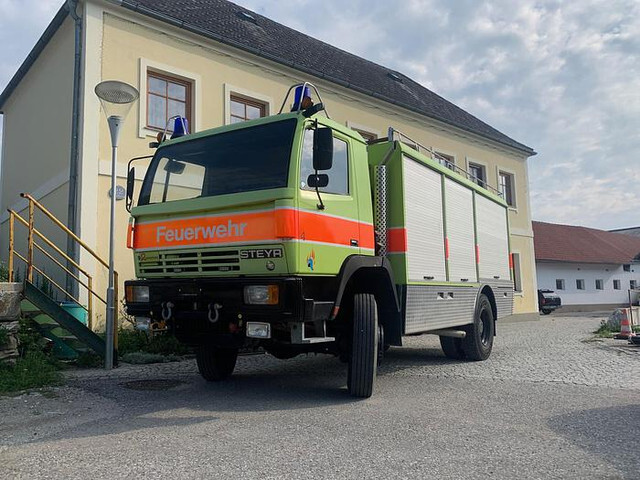 Steyr 15S31 4x4 Feuerwehrfahrzeug - Camión de bomberos: foto 3 Steyr 15S31 4x4 Feuerwehrfahrzeug - Camión de bomberos: foto 3