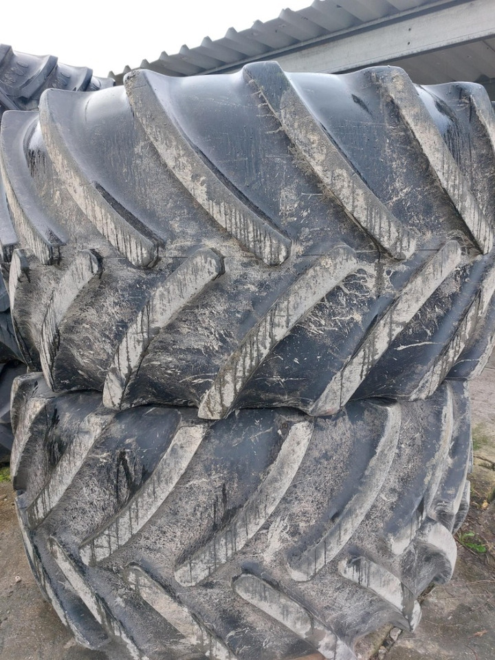 Continental 900/60R38 750/55R30 John Deere 8335R 8430 8530 - Neumáticos y llantas: foto 1 Continental 900/60R38 750/55R30 John Deere 8335R 8430 8530 - Neumáticos y llantas: foto 1