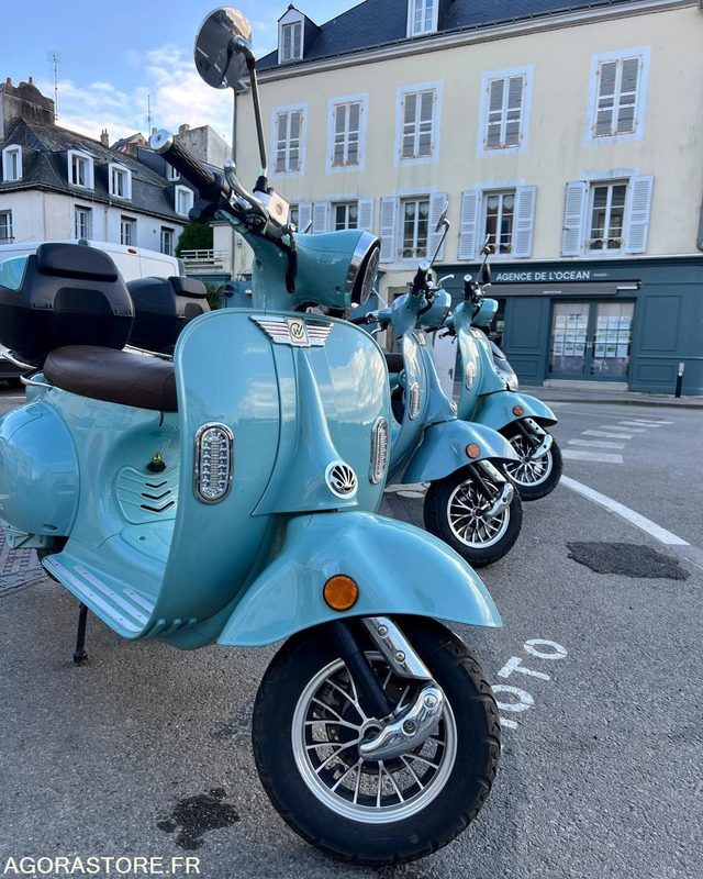 1 Scooter e-retro 50cc - Easy Watts - Motocicleta: foto 2 1 Scooter e-retro 50cc - Easy Watts - Motocicleta: foto 2