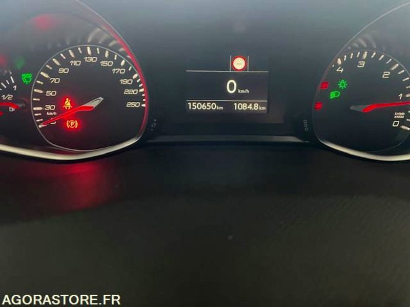 308 ALLURE 1.5 BHDI 130cv EAT8 - 04/2018 - 150900 KM - Coche familiar: foto 5 308 ALLURE 1.5 BHDI 130cv EAT8 - 04/2018 - 150900 KM - Coche familiar: foto 5