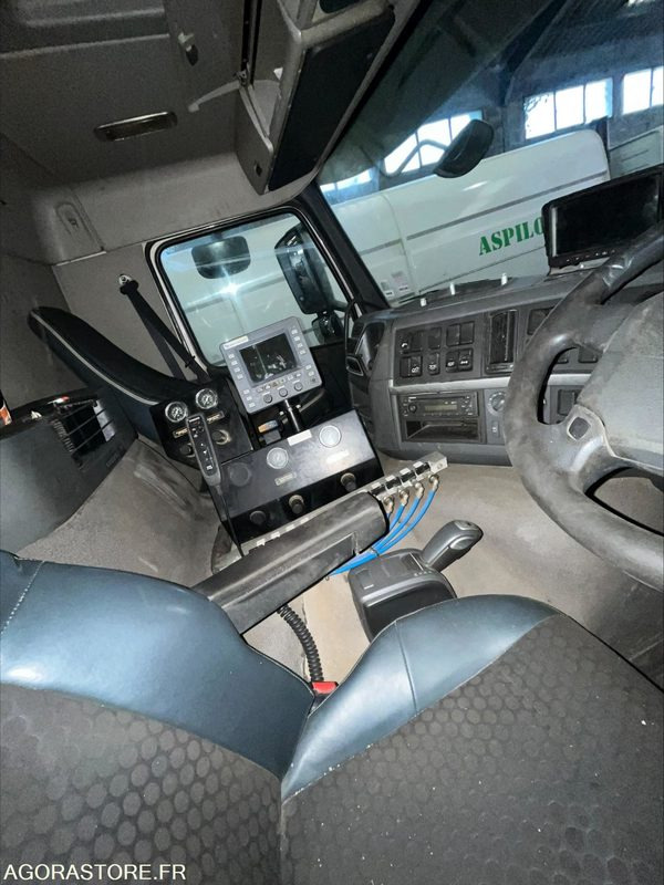 4 BALAYEUSES 6 ROUES - VOLVO - FMFH - 2011 A 2013 - Barredora vial: foto 5 4 BALAYEUSES 6 ROUES - VOLVO - FMFH - 2011 A 2013 - Barredora vial: foto 5