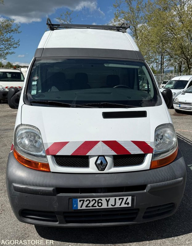 7226YJ74 - RENAULT TRAFIC - Furgón: foto 2 7226YJ74 - RENAULT TRAFIC - Furgón: foto 2