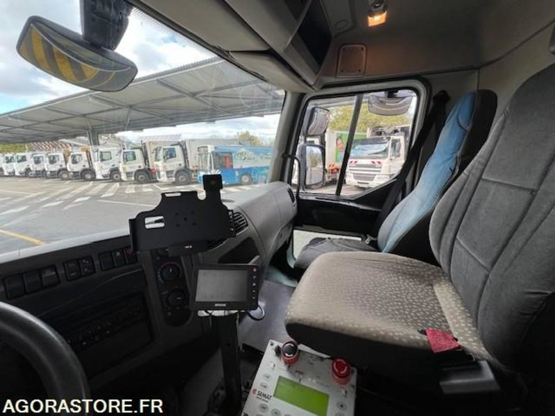 BENNE A ORDURES MENAGERES RENAULT - Camión de basura: foto 4 BENNE A ORDURES MENAGERES RENAULT - Camión de basura: foto 4