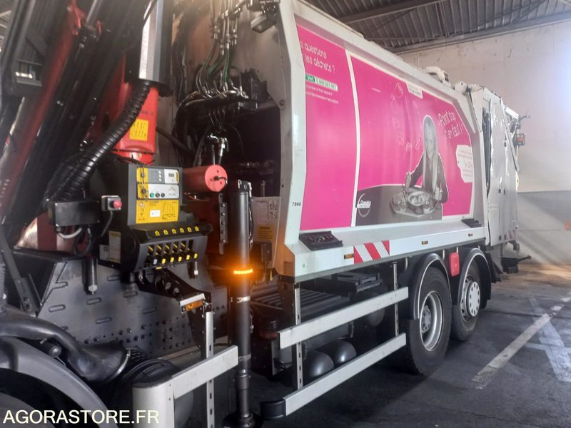 BOM GRUE Renault PREMIUM 26T / benne Geesinknorba grue Palfinger (ref. BT66) - Camión de basura: foto 4 BOM GRUE Renault PREMIUM 26T / benne Geesinknorba grue Palfinger (ref. BT66) - Camión de basura: foto 4