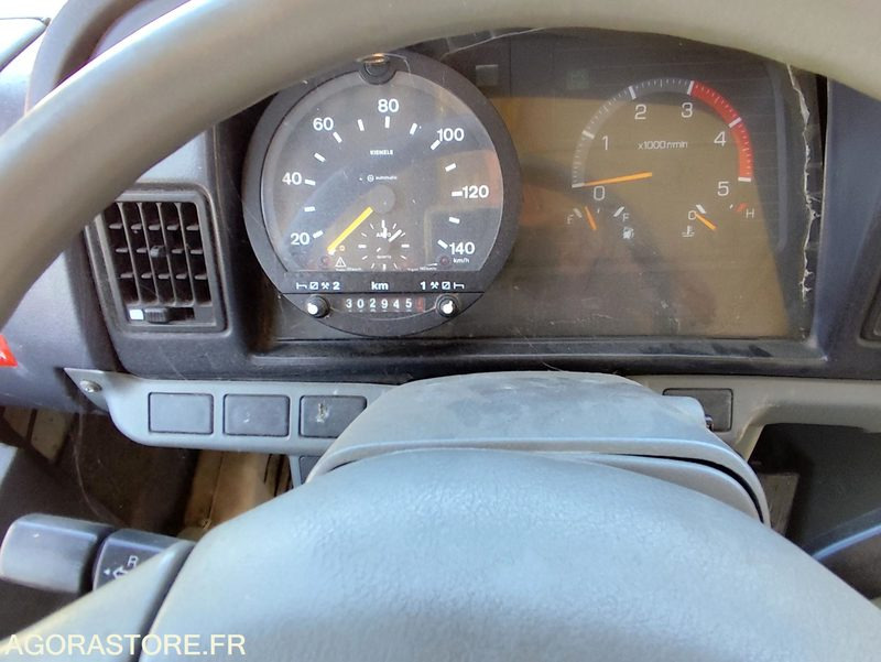 BUS TEMSA SAMBA 302945 kms 2002 EURO 2 - Autobús escolar: foto 5 BUS TEMSA SAMBA 302945 kms 2002 EURO 2 - Autobús escolar: foto 5