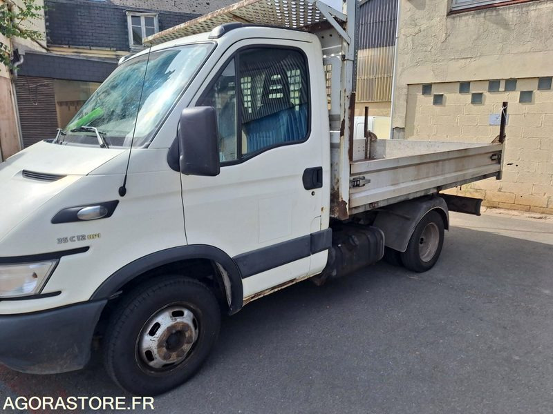 CAMION BENNE IVECO DAILY - Furgoneta basculante: foto 3 CAMION BENNE IVECO DAILY - Furgoneta basculante: foto 3