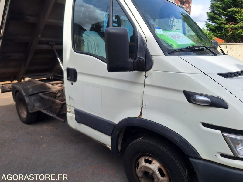 CAMION BENNE IVECO DAILY - Furgoneta basculante: foto 2 CAMION BENNE IVECO DAILY - Furgoneta basculante: foto 2