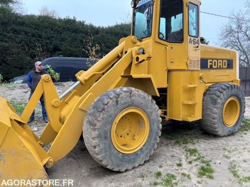 CHARGEUSE FORD A-64 1975 5650 HEURES - Cargadora: foto 1 CHARGEUSE FORD A-64 1975 5650 HEURES - Cargadora: foto 1