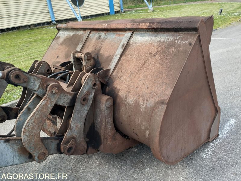 Cargadora CHARGEUSE SUR PNEUS VOLVO L70 de 1993 n°9930 HS A REPARER: foto 18