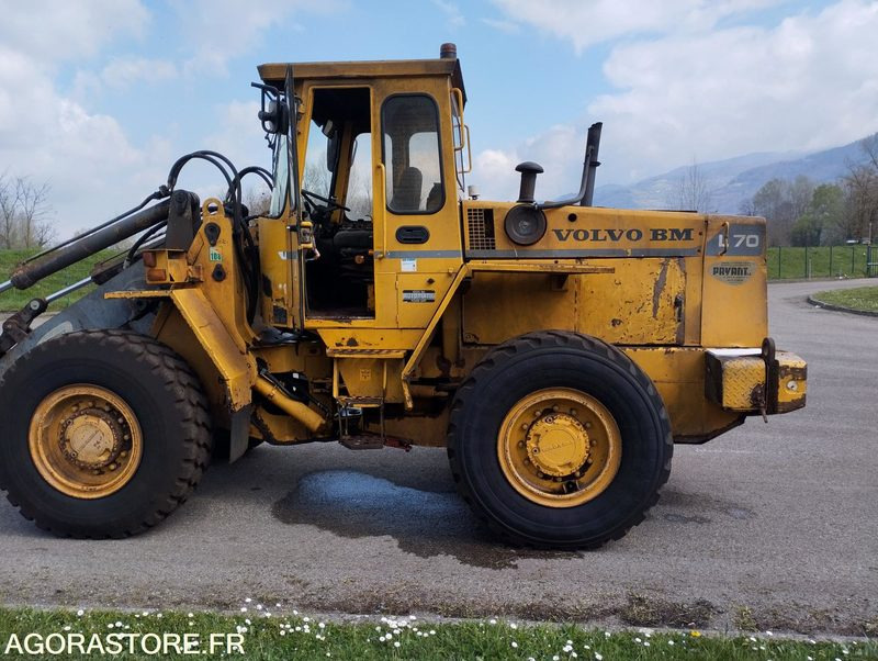 Cargadora CHARGEUSE SUR PNEUS VOLVO L70 de 1993 n°9930 HS A REPARER: foto 9