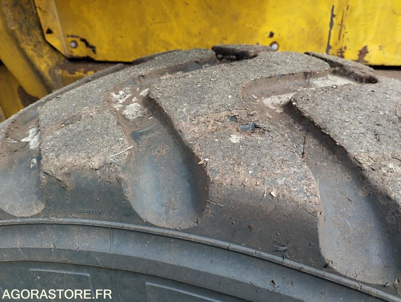 Cargadora CHARGEUSE SUR PNEUS VOLVO L70 de 1993 n°9930 HS A REPARER: foto 15