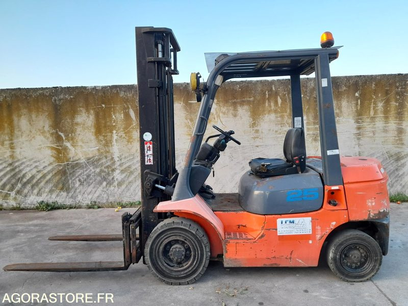 CHARIOT ELEVATEUR TOYOTA 627FDF25 - 2000 - Carretilla elevadora diésel: foto 1 CHARIOT ELEVATEUR TOYOTA 627FDF25 - 2000 - Carretilla elevadora diésel: foto 1