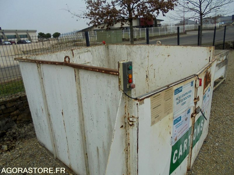 Herramienta/ Equipo COMPACTEUR DECHET - PRESSOR AN 2006: foto 9