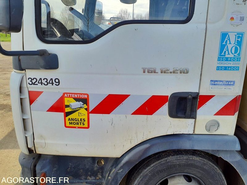 CAMION MAN AMPIROLL 12.214 - 2007 - 268 637 KM - Cabeza tractora: foto 4 CAMION MAN AMPIROLL 12.214 - 2007 - 268 637 KM - Cabeza tractora: foto 4