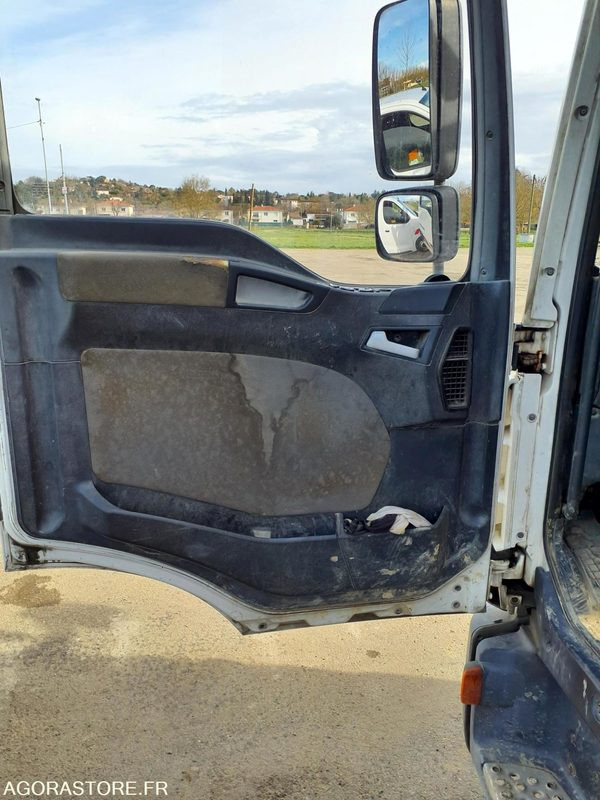 CAMION MAN AMPIROLL 12.214 - 2007 - 268 637 KM - Cabeza tractora: foto 5 CAMION MAN AMPIROLL 12.214 - 2007 - 268 637 KM - Cabeza tractora: foto 5