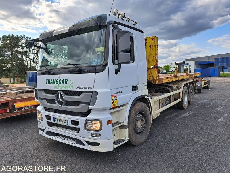 CAMION 6X2 AMPLIROLL-MERCEDES ACTROS - 2013 - 385 389KMS - Camión: foto 1 CAMION 6X2 AMPLIROLL-MERCEDES ACTROS - 2013 - 385 389KMS - Camión: foto 1