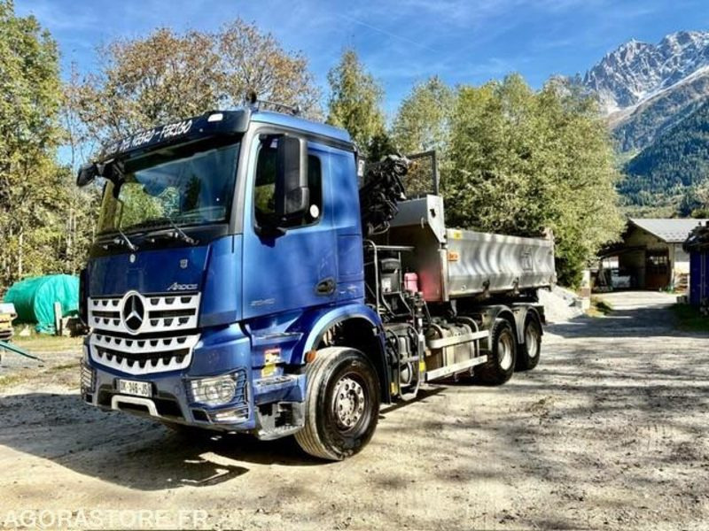 CAMION 6X4 TRI-BENNE +GRUE MERCEDES AROCS 2640 2014 190 000 KM - Camión: foto 1 CAMION 6X4 TRI-BENNE +GRUE MERCEDES AROCS 2640 2014 190 000 KM - Camión: foto 1